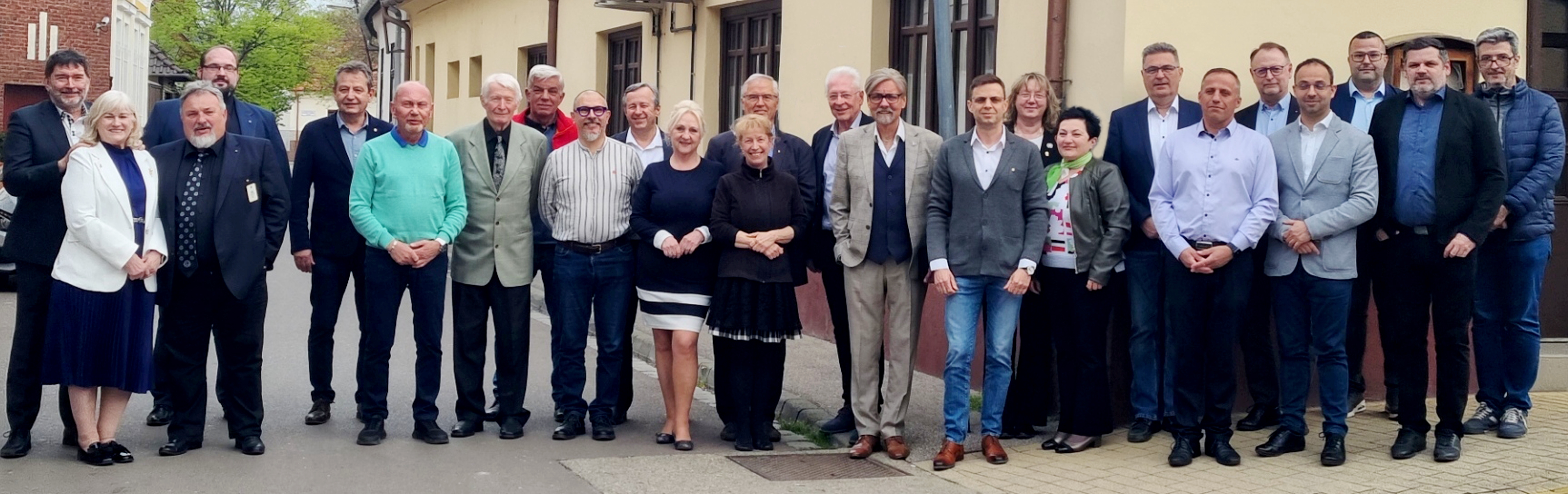 Hat új taggal bővült a Kecskeméti Szent László Lions Club 